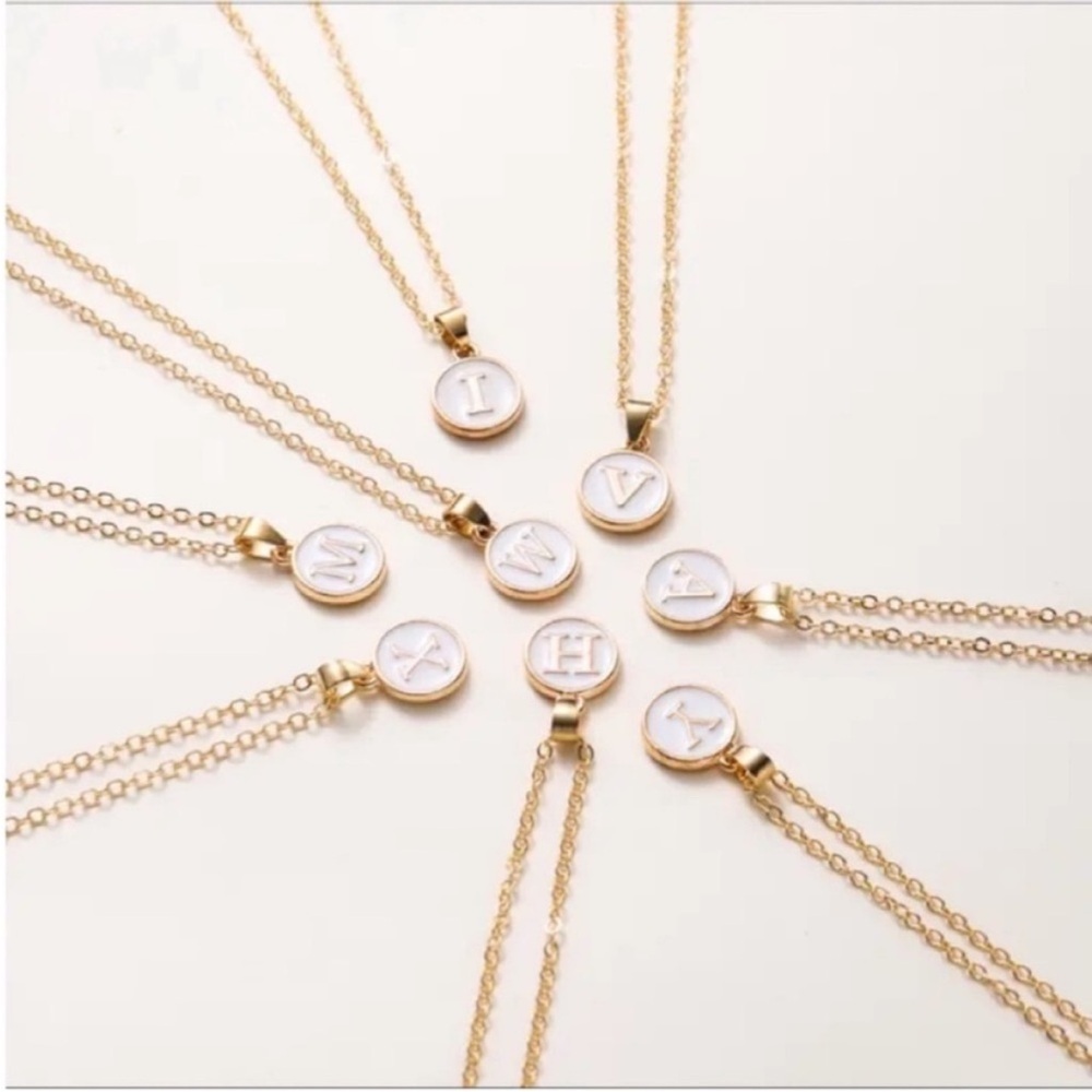 NWOT Gold Plated Initial Pendant Necklace - Picture 4 of 4